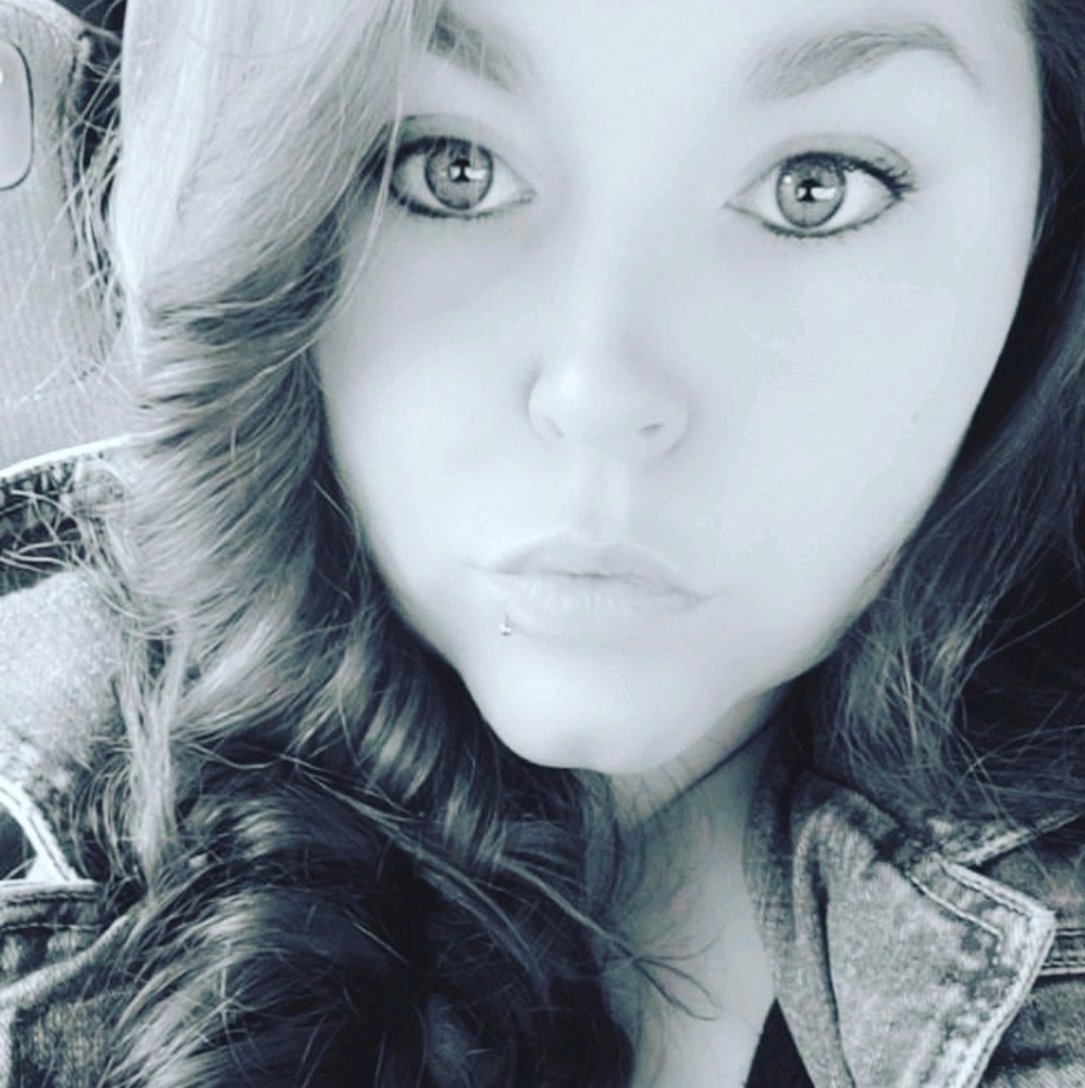 Meet your Posher, April